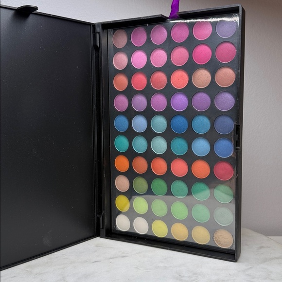 Beauty Bundle: Glowette Makeup Palette, UBU Complexion Tool Kit & Spoolies - Picture 4 of 8